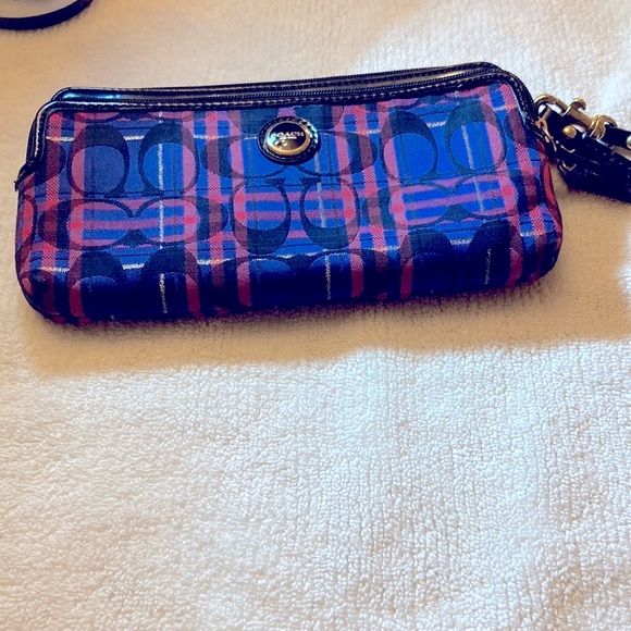 COACH TARTAN DOUBLE POCKET WRISTLET WALLET. MANY POCKETS WITH LOTS OF ROOM. EUC - Picture 12 of 14